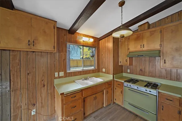 $333,000 | 951 Snowbird Road, Wrightwood, CA 92397