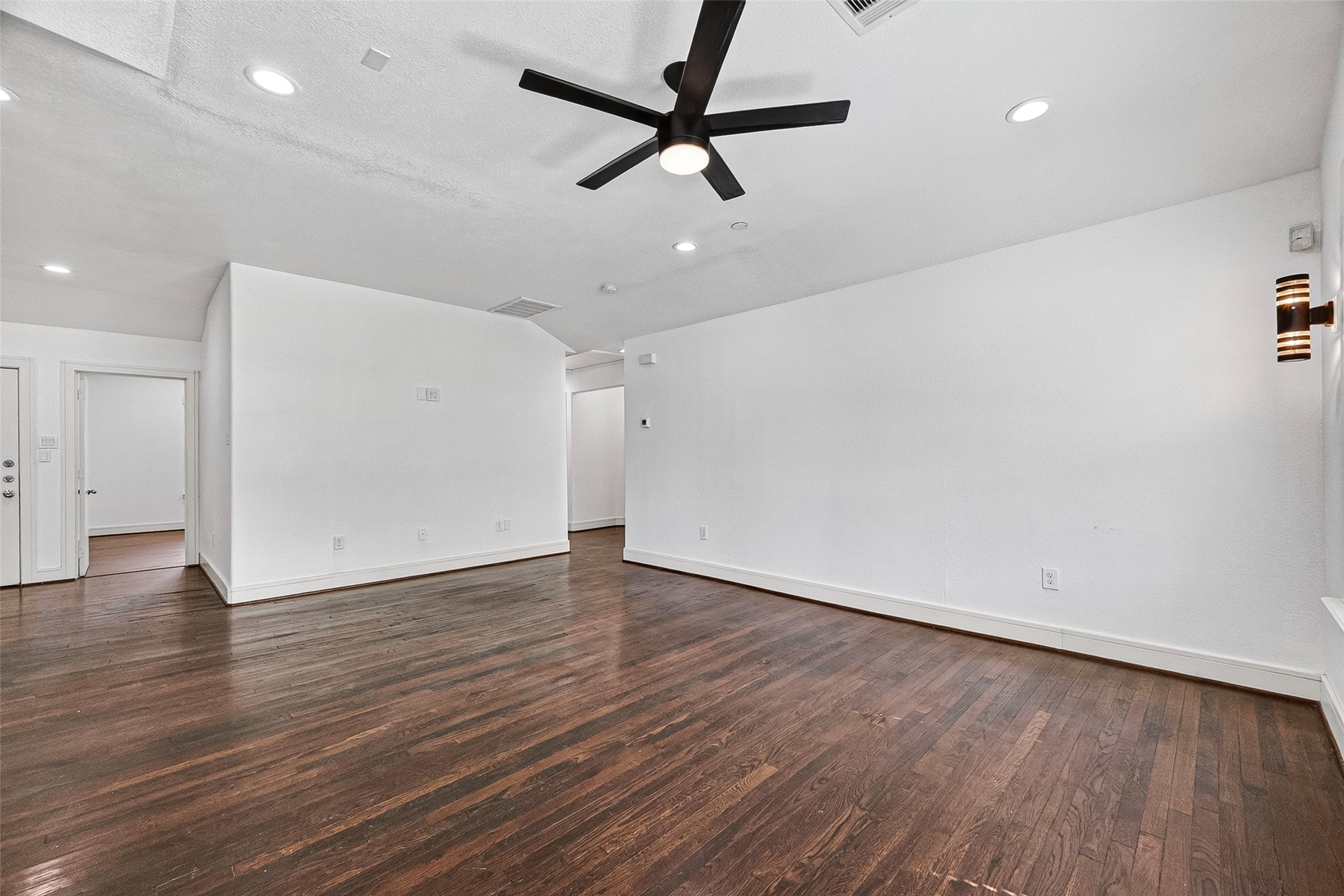 7030 Sidney Street Houston, TX 77021 - Photo 6 of 32