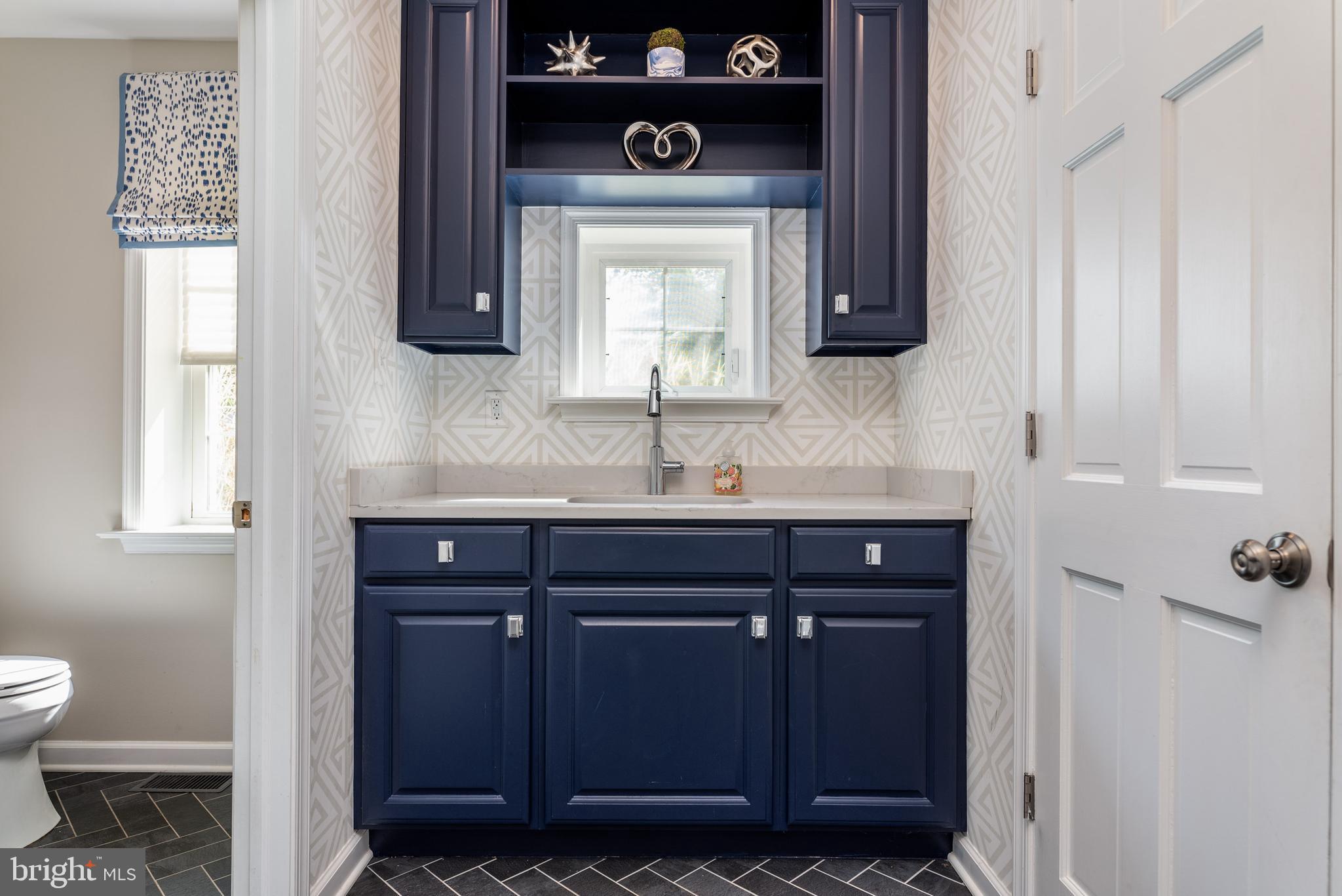 460 Woodcrest Road Wayne, PA 19087 - Photo 16 of 71 Mudroom custom cabinetry with sink
