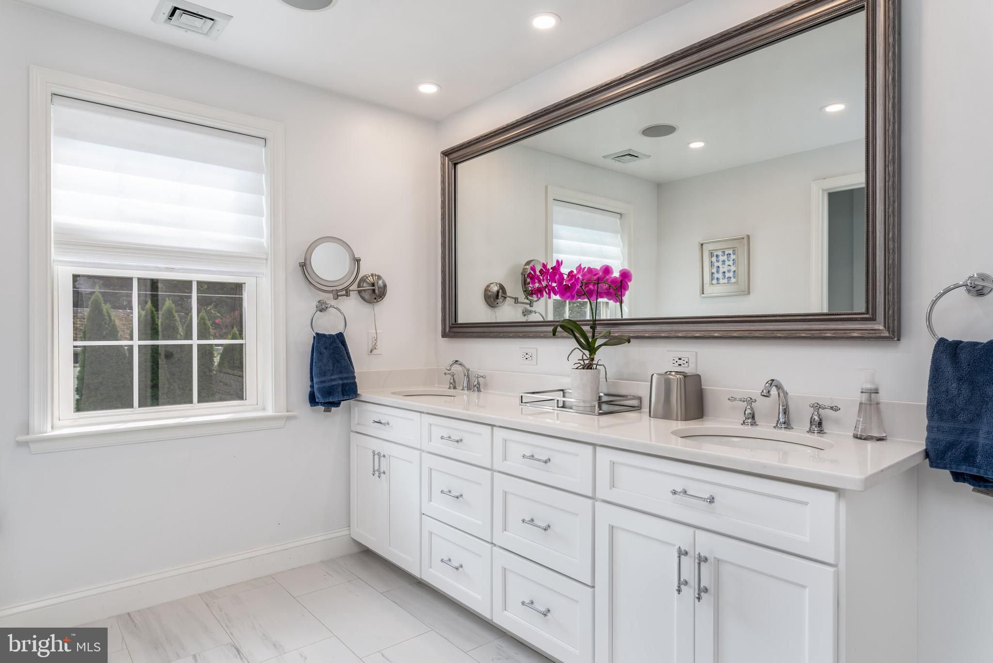 460 Woodcrest Road Wayne, PA 19087 - Photo 24 of 71 Primary bath - double vanity