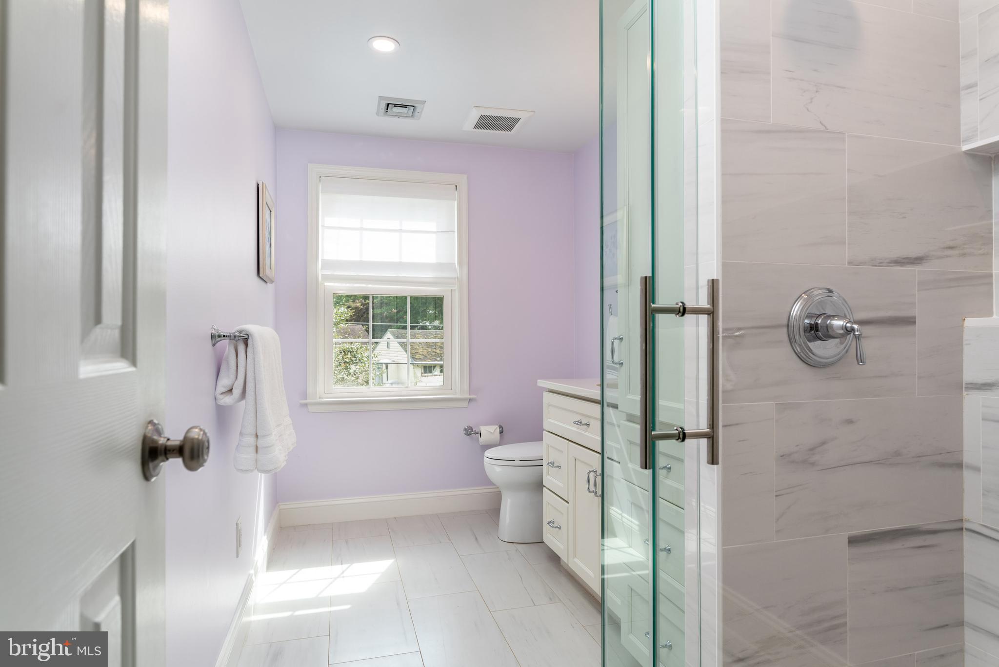 460 Woodcrest Road Wayne, PA 19087 - Photo 30 of 71 Hall bath 1