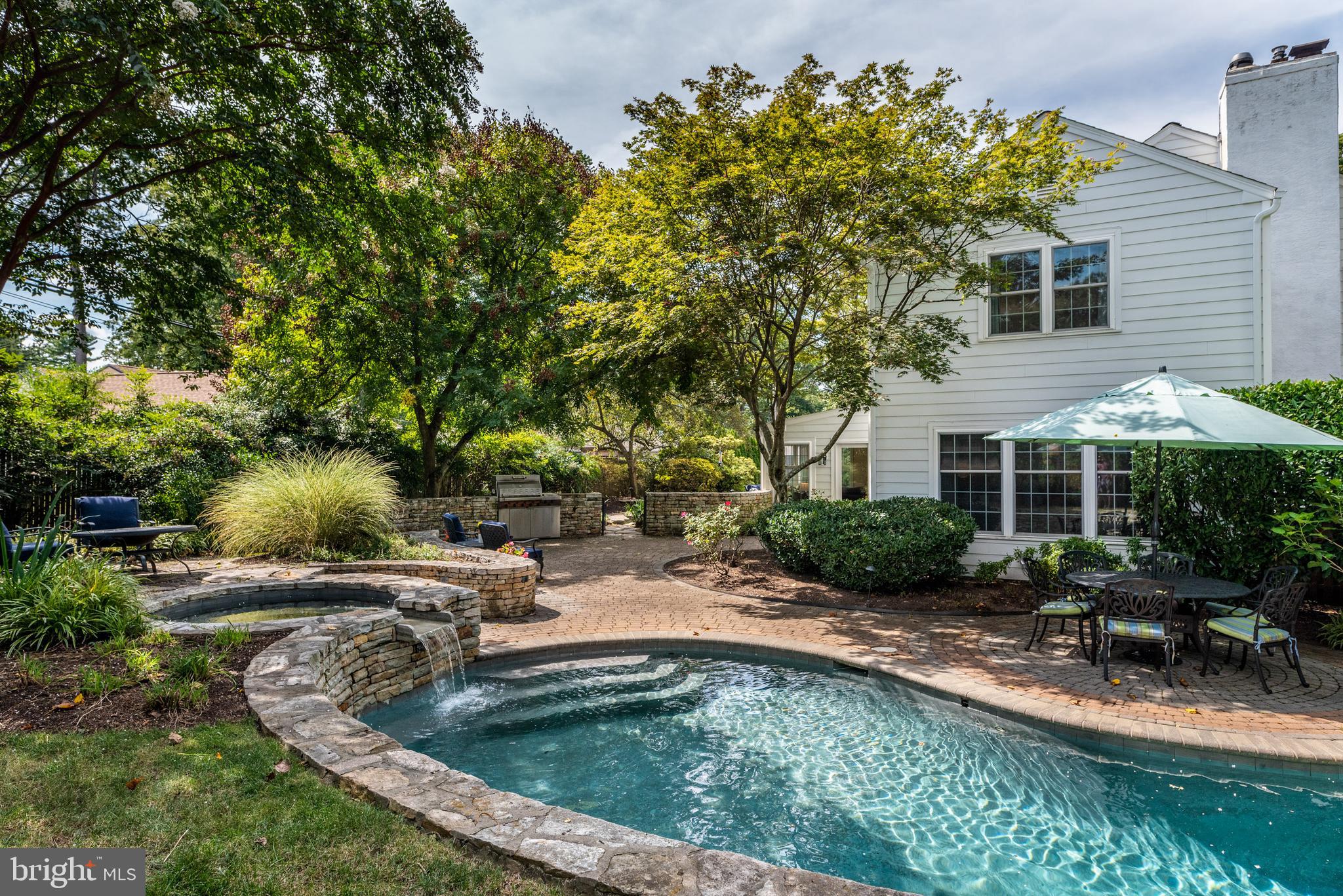 460 Woodcrest Road Wayne, PA 19087 - Photo 54 of 71 Sparkling pool