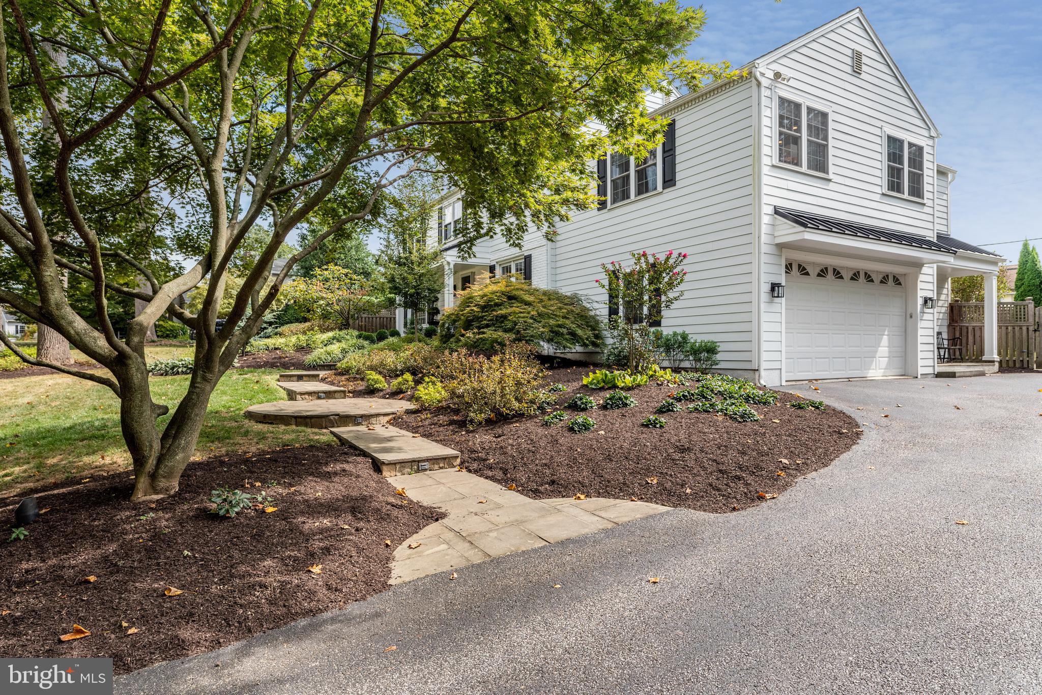 460 Woodcrest Road Wayne, PA 19087 - Photo 59 of 71 Driveway access to slate walk