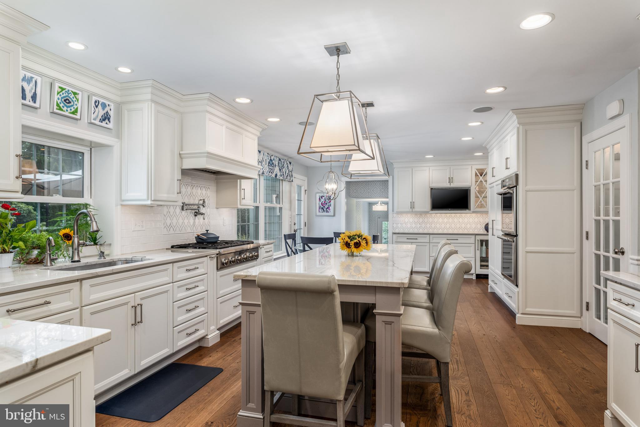 460 Woodcrest Road Wayne, PA 19087 - Photo 6 of 71 Upgraded pendant lights