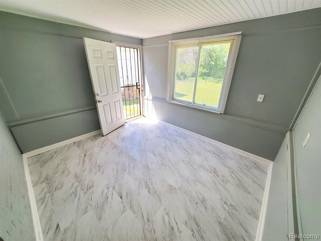 17151 Stout Street Detroit, MI 48219 - Photo 8 of 21