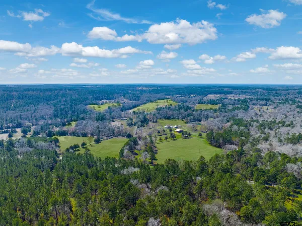 $1,479,500 | 5624 Farm To Market Road 323, Palestine, TX 75801
