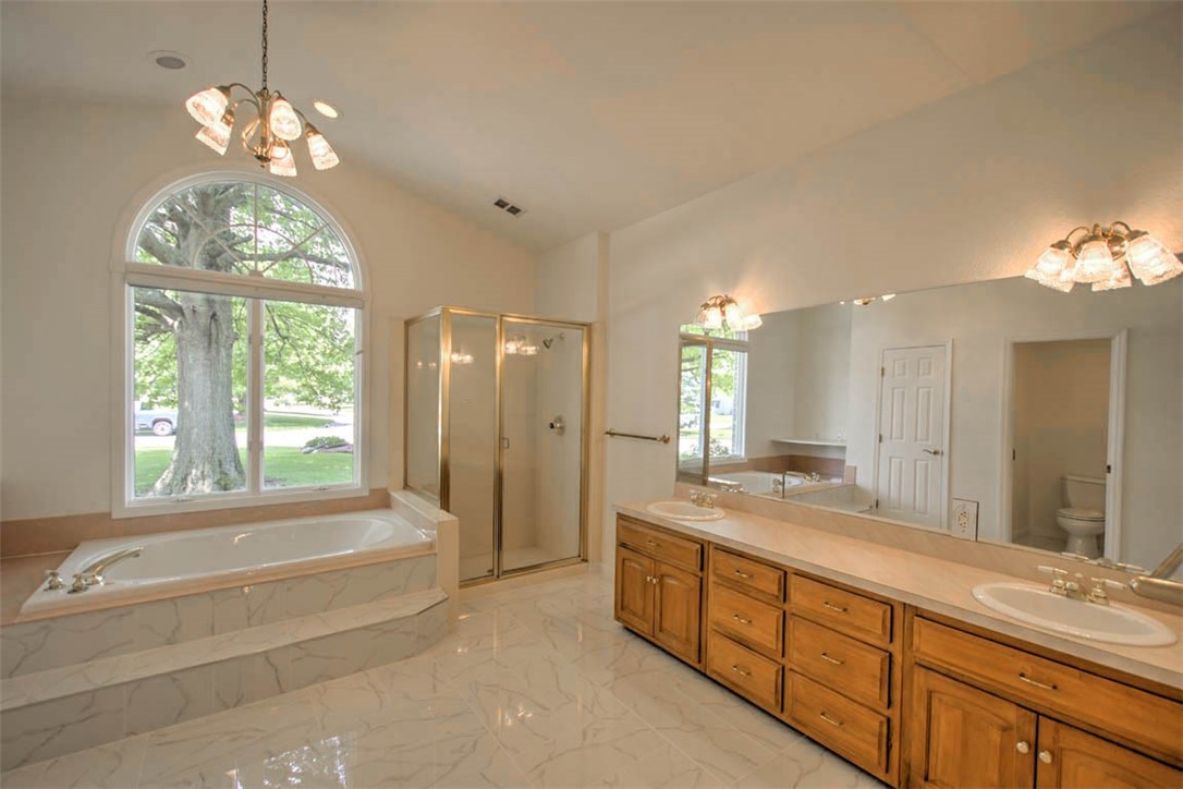 1198 Wedgewood Court Decatur, IL 62526 - Photo 19 of 40 Gallery Image 19