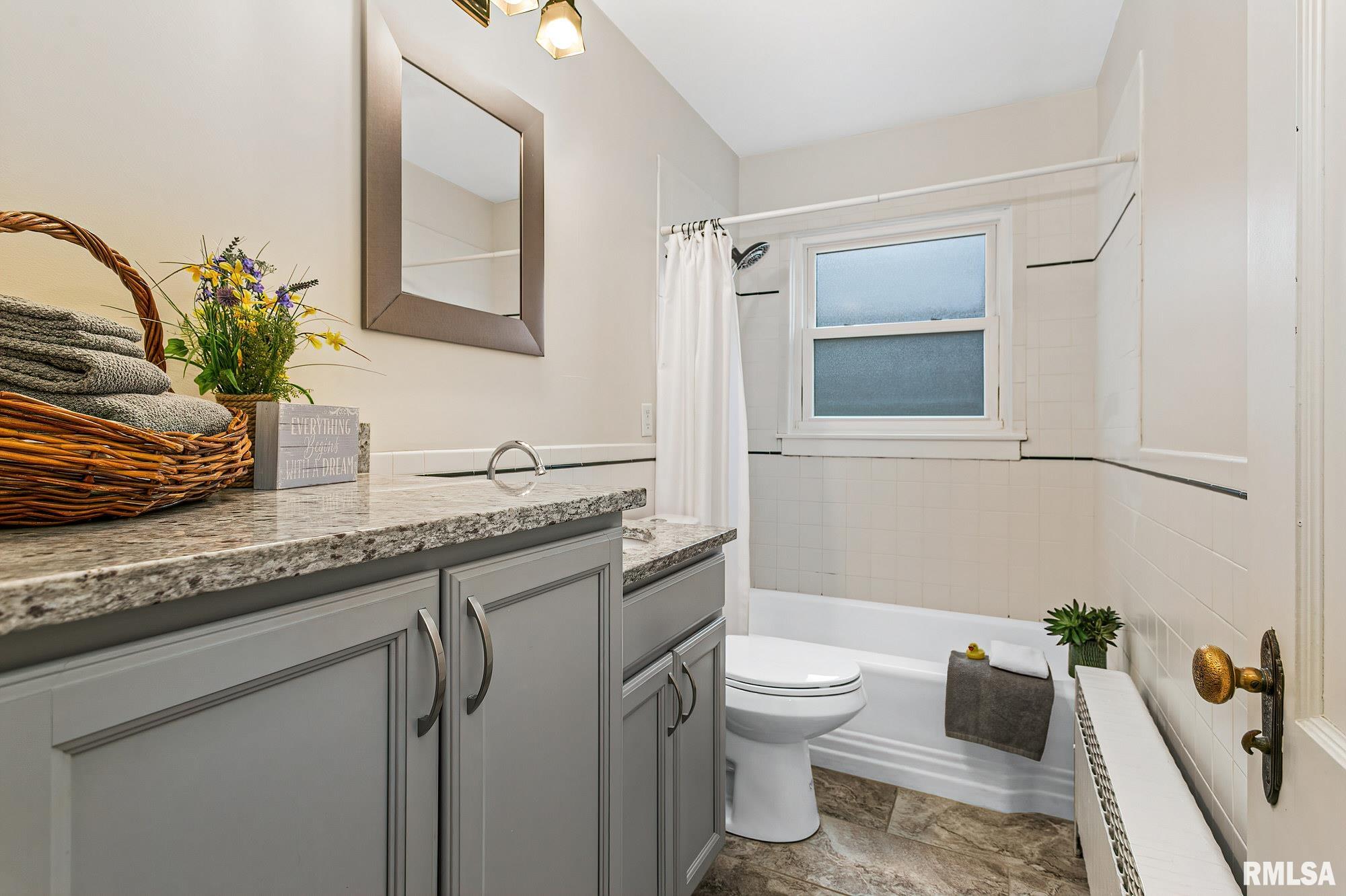 2419 Middle Road Davenport, IA 52803 - Photo 14 of 29 Gallery Image 14