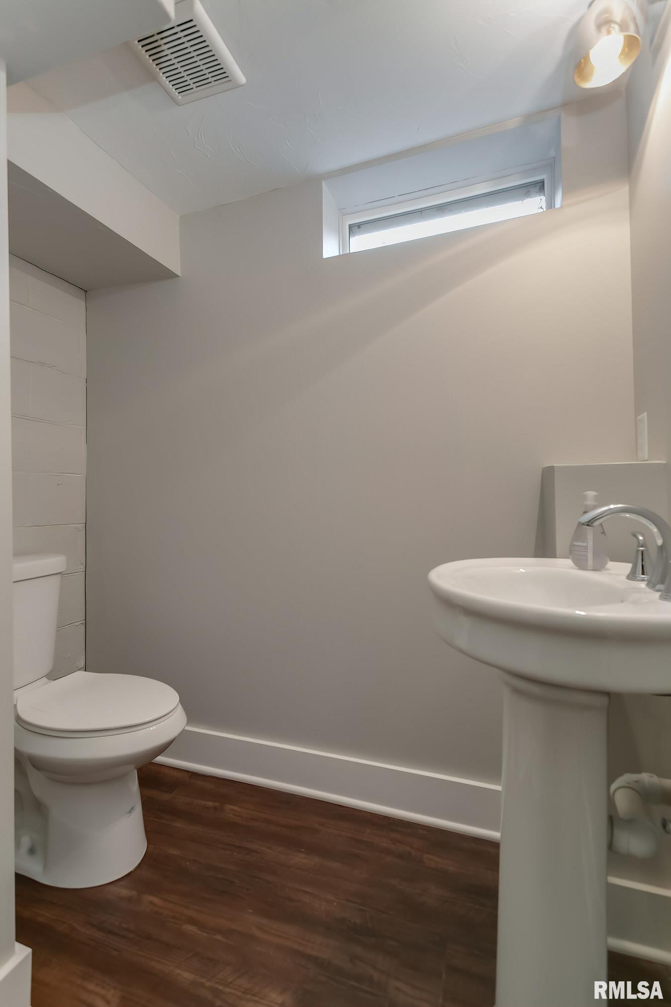 2419 Middle Road Davenport, IA 52803 - Photo 25 of 29 Gallery Image 25