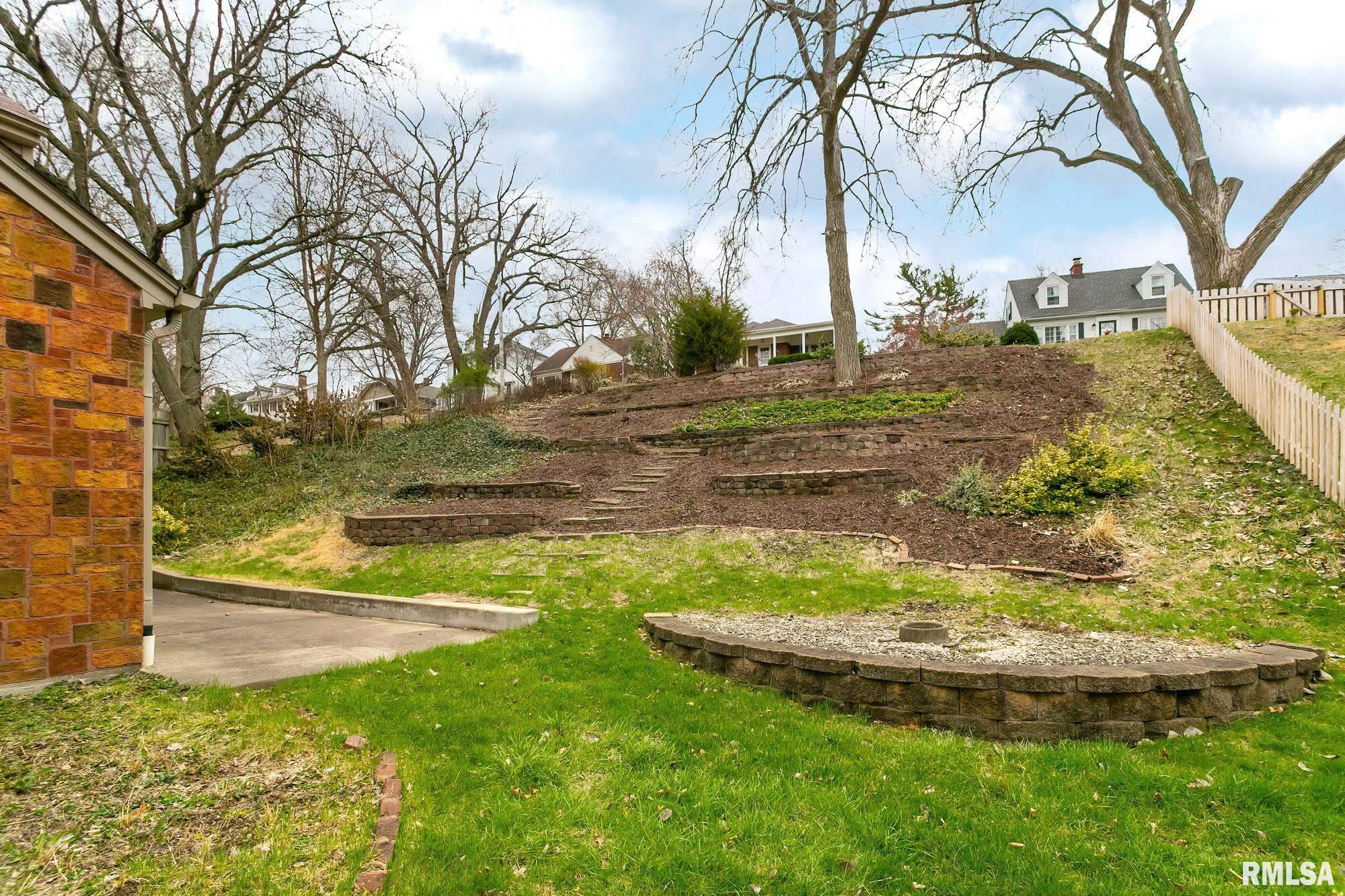 2419 Middle Road Davenport, IA 52803 - Photo 26 of 29 Gallery Image 26