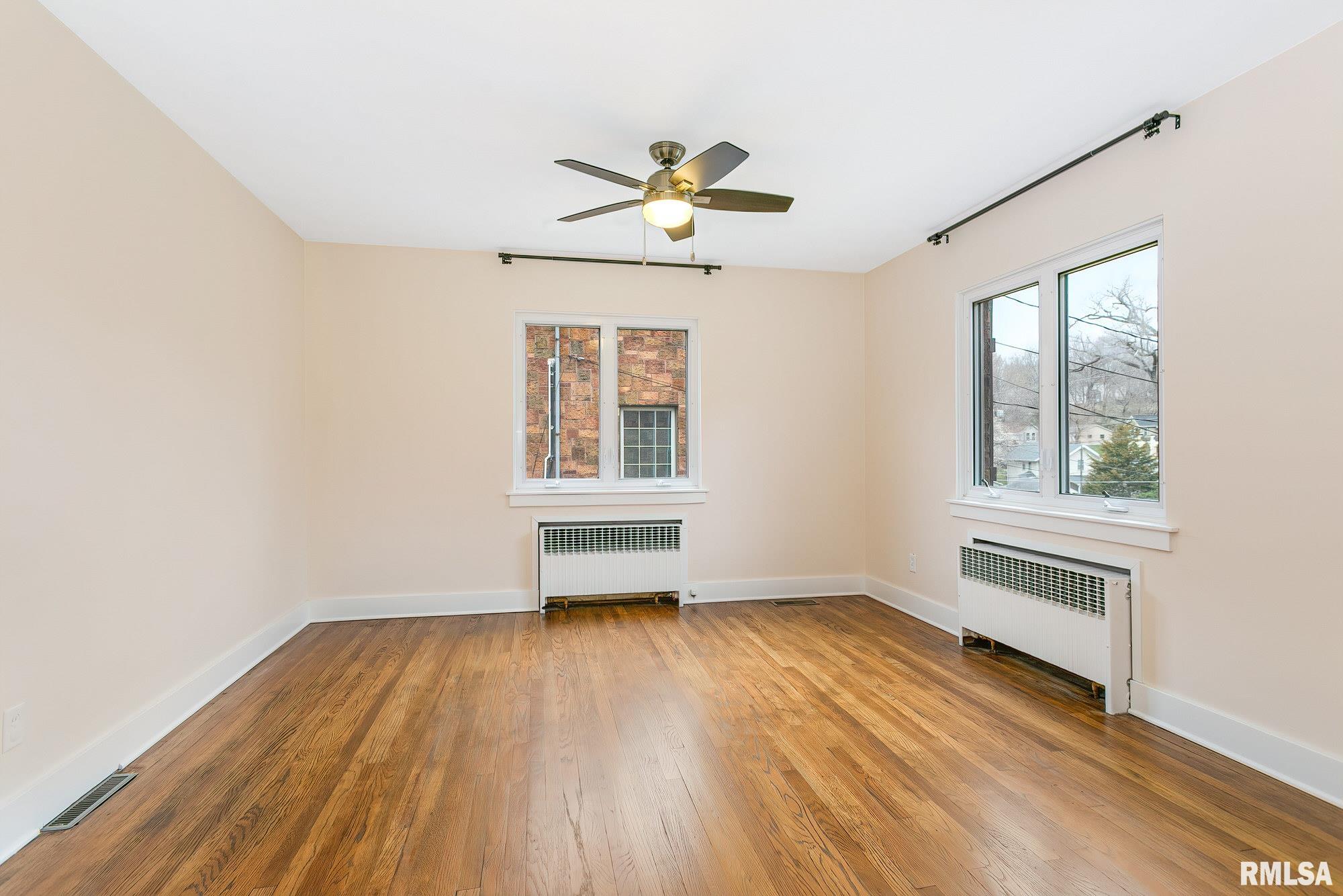 2419 Middle Road Davenport, IA 52803 - Photo 7 of 29 Gallery Image 7