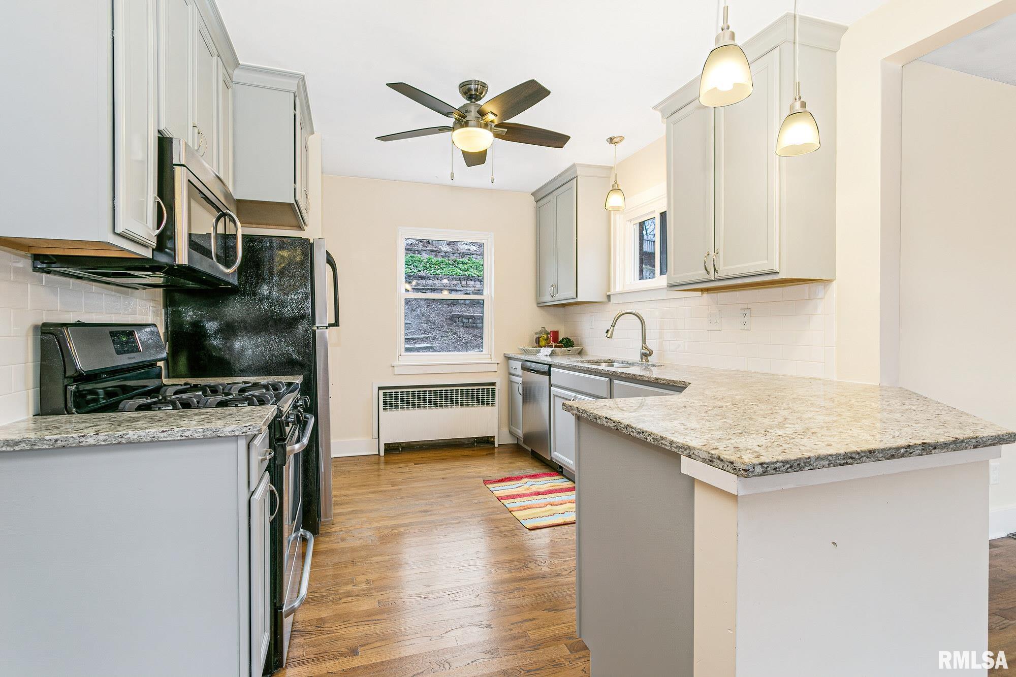 2419 Middle Road Davenport, IA 52803 - Photo 10 of 29 Gallery Image 10