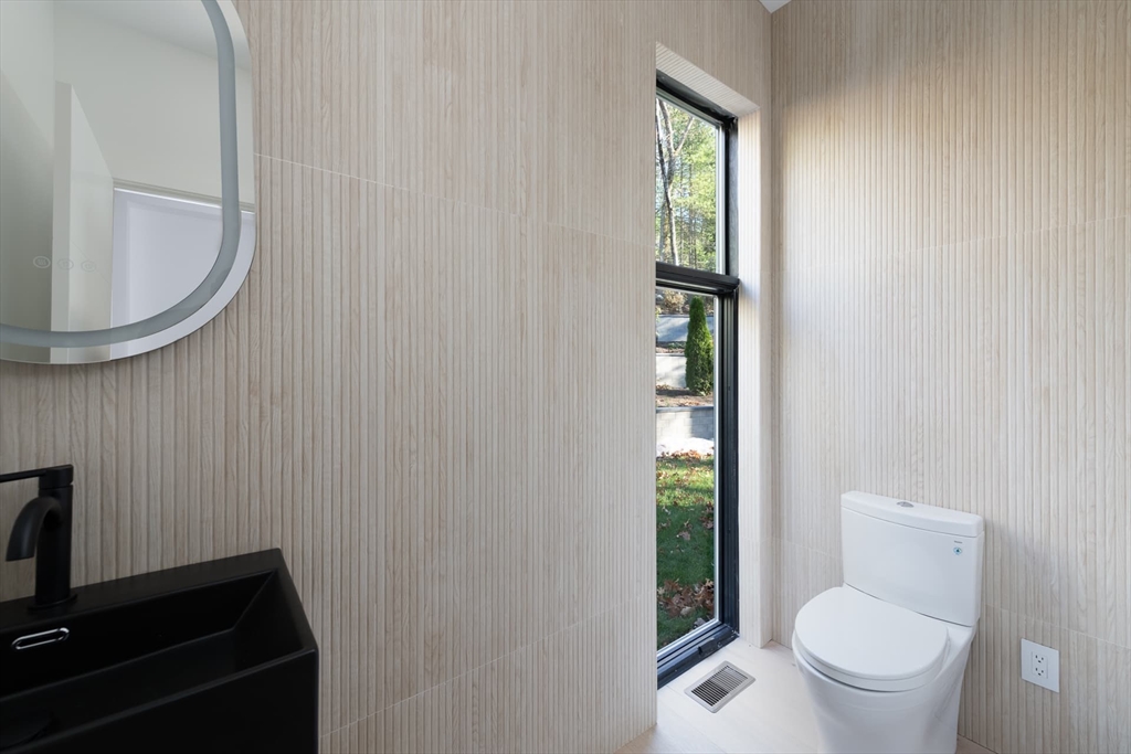 26 Spruce Hill Road Weston, MA 02493 - Photo 18 of 42