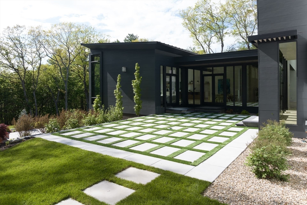 26 Spruce Hill Road Weston, MA 02493 - Photo 34 of 42