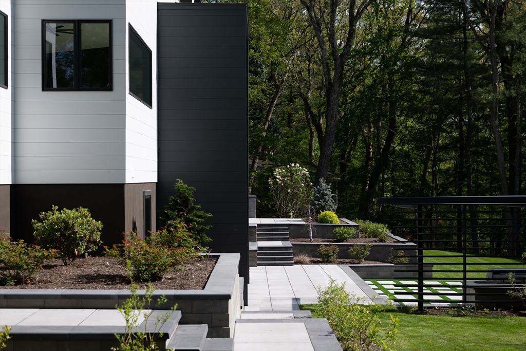 26 Spruce Hill Road Weston, MA 02493 - Photo 35 of 42