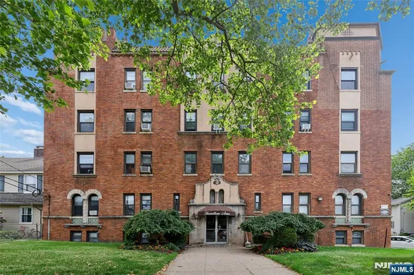 $199,900 | 303 Hamilton Place, Unit C2, Hackensack, NJ 07601