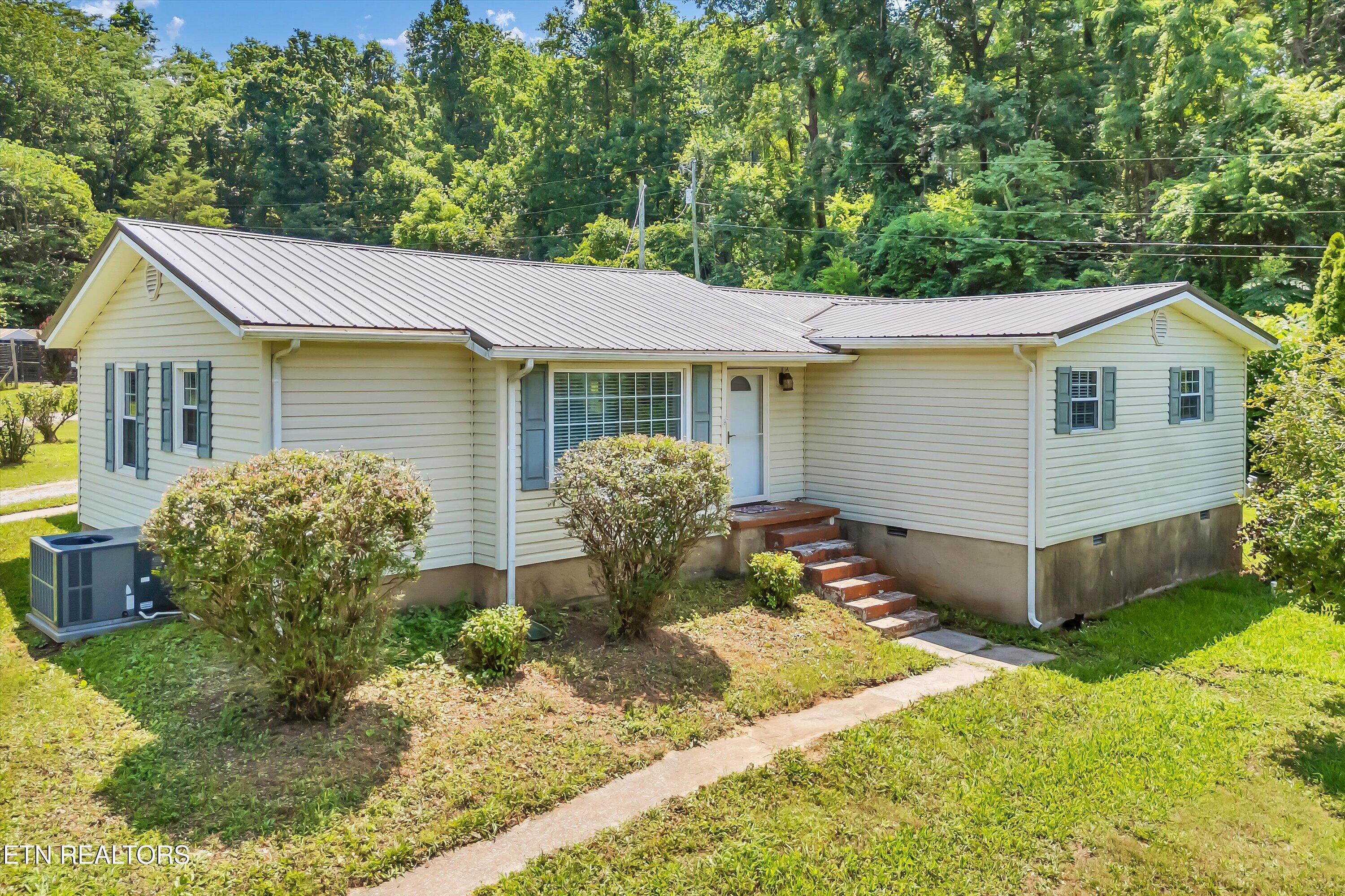 01-921 Niles Ferry Rd-1