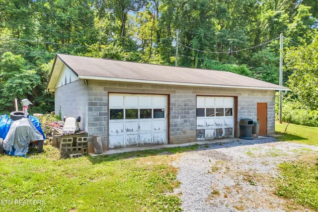 $299,900 | 921 Niles Ferry Road, Greenback, TN 37742
