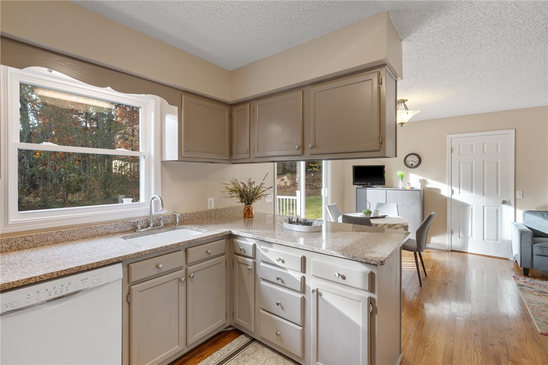 585 Issaqueena Trail Clemson, SC 29631 - Photo 19 of 44 Gallery Image 19