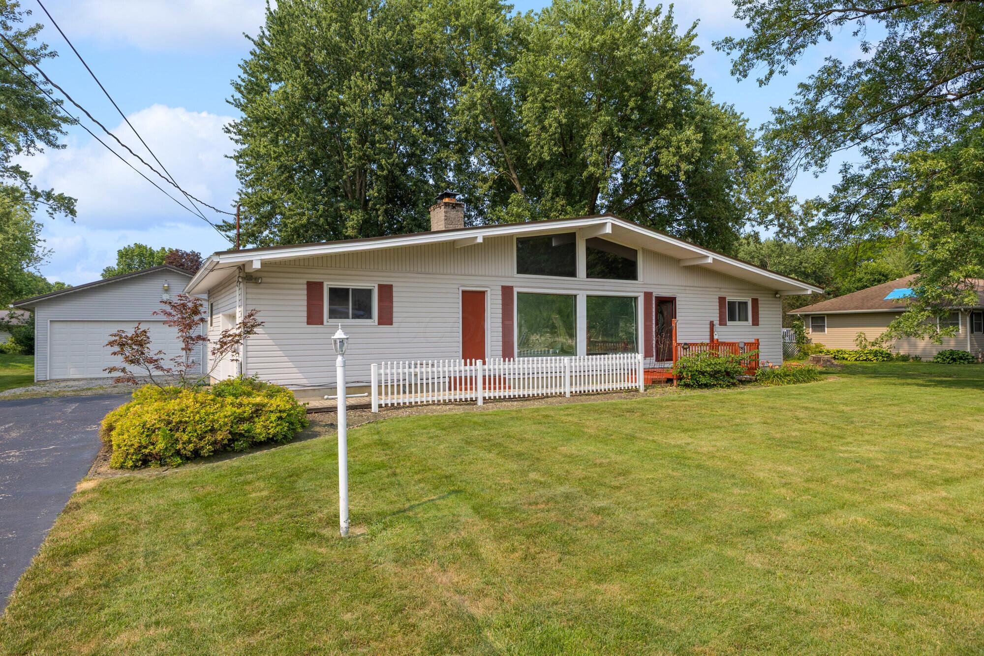 1120 Oakwood Road Marion, OH 43302 - Photo 2 of 57 Front Exterior