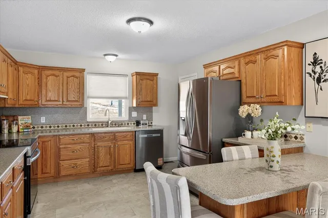 $330,000 | 8 Bittersweet Drive, St. Clair, MO 63077