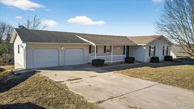 $330,000 | 8 Bittersweet Drive, St. Clair, MO 63077