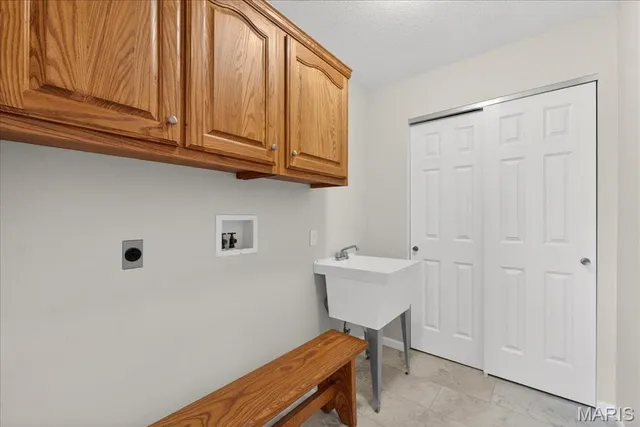 $330,000 | 8 Bittersweet Drive, St. Clair, MO 63077