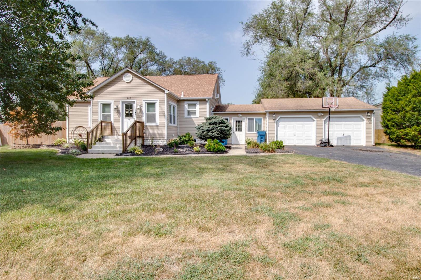 116 Walnut Ridge Drive Bethalto, IL 62010 - Photo 1 of 37 Gallery Image 1