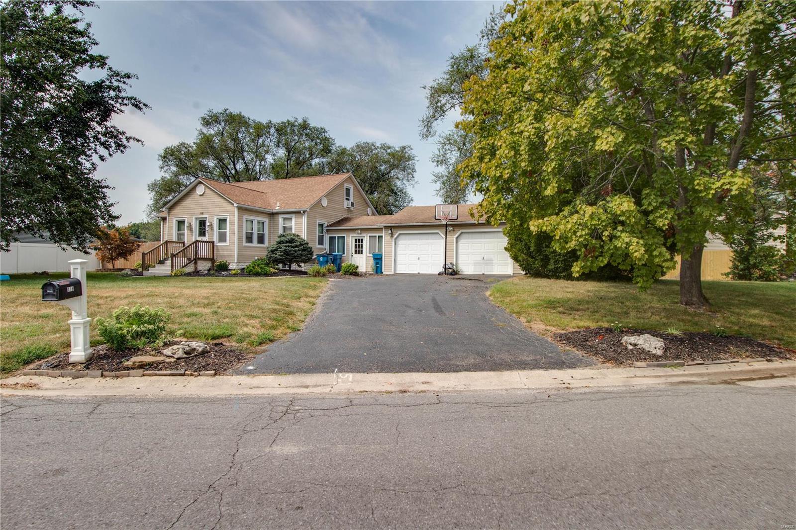 116 Walnut Ridge Drive Bethalto, IL 62010 - Photo 3 of 37 Gallery Image 3