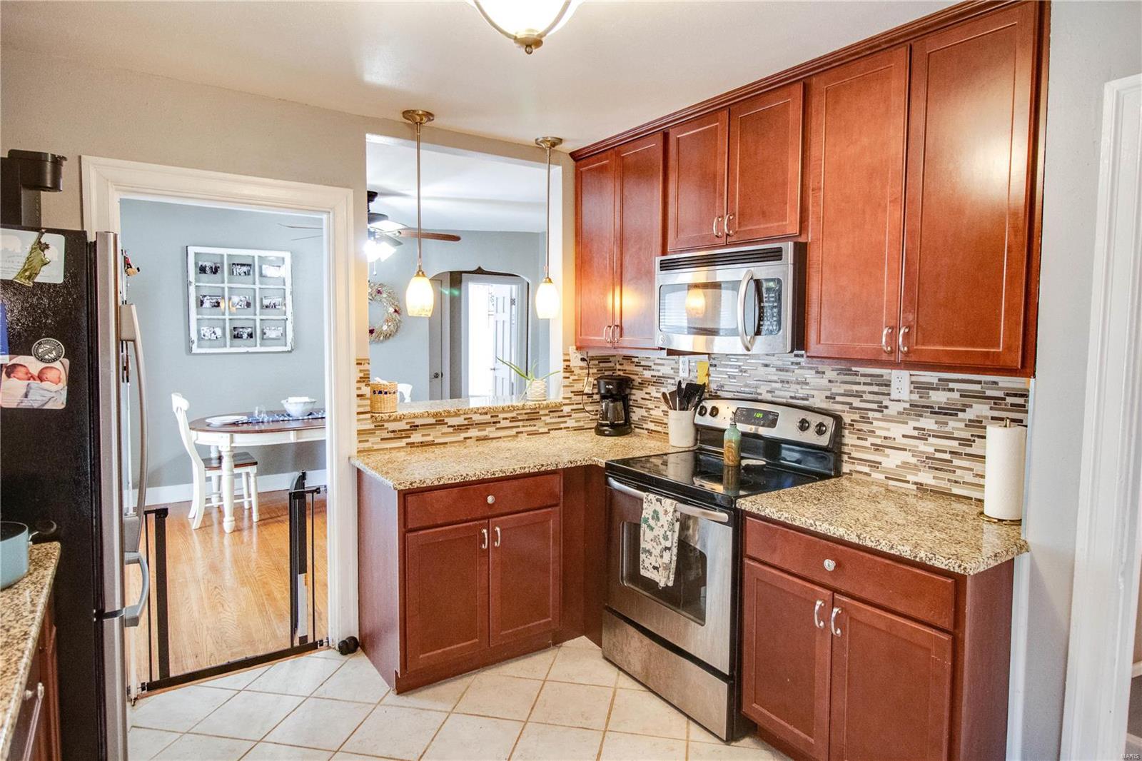 116 Walnut Ridge Drive Bethalto, IL 62010 - Photo 9 of 37 Gallery Image 9