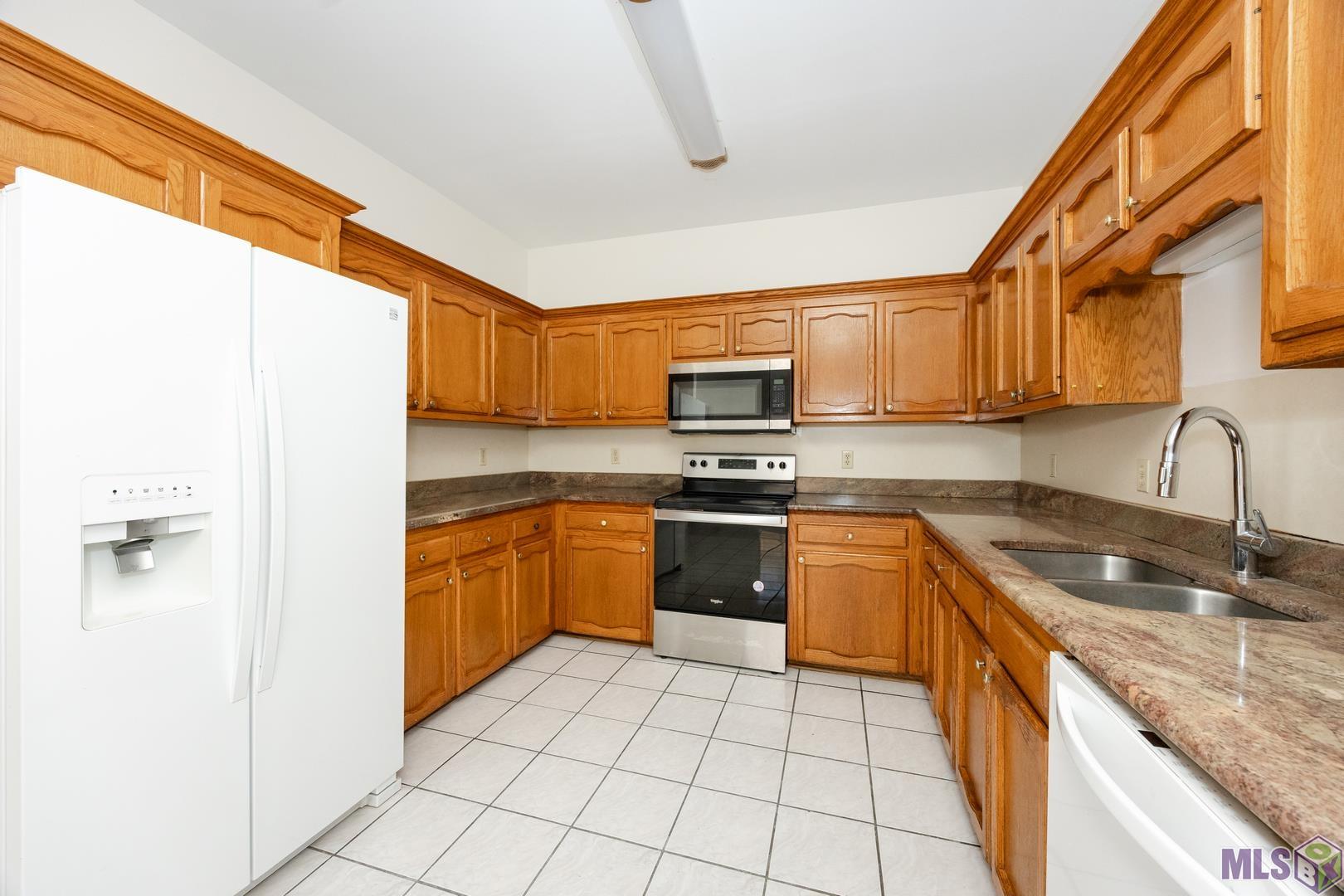9540 Lindale Avenue, Unit A Baton Rouge, LA 70815 - Photo 5 of 24