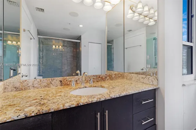 $6,750 | 701 Brickell Key Boulevard, Unit 2103, Miami, FL 33131