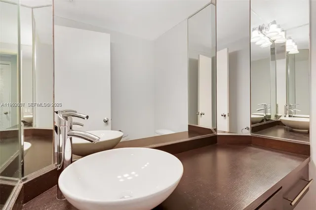 $6,750 | 701 Brickell Key Boulevard, Unit 2103, Miami, FL 33131