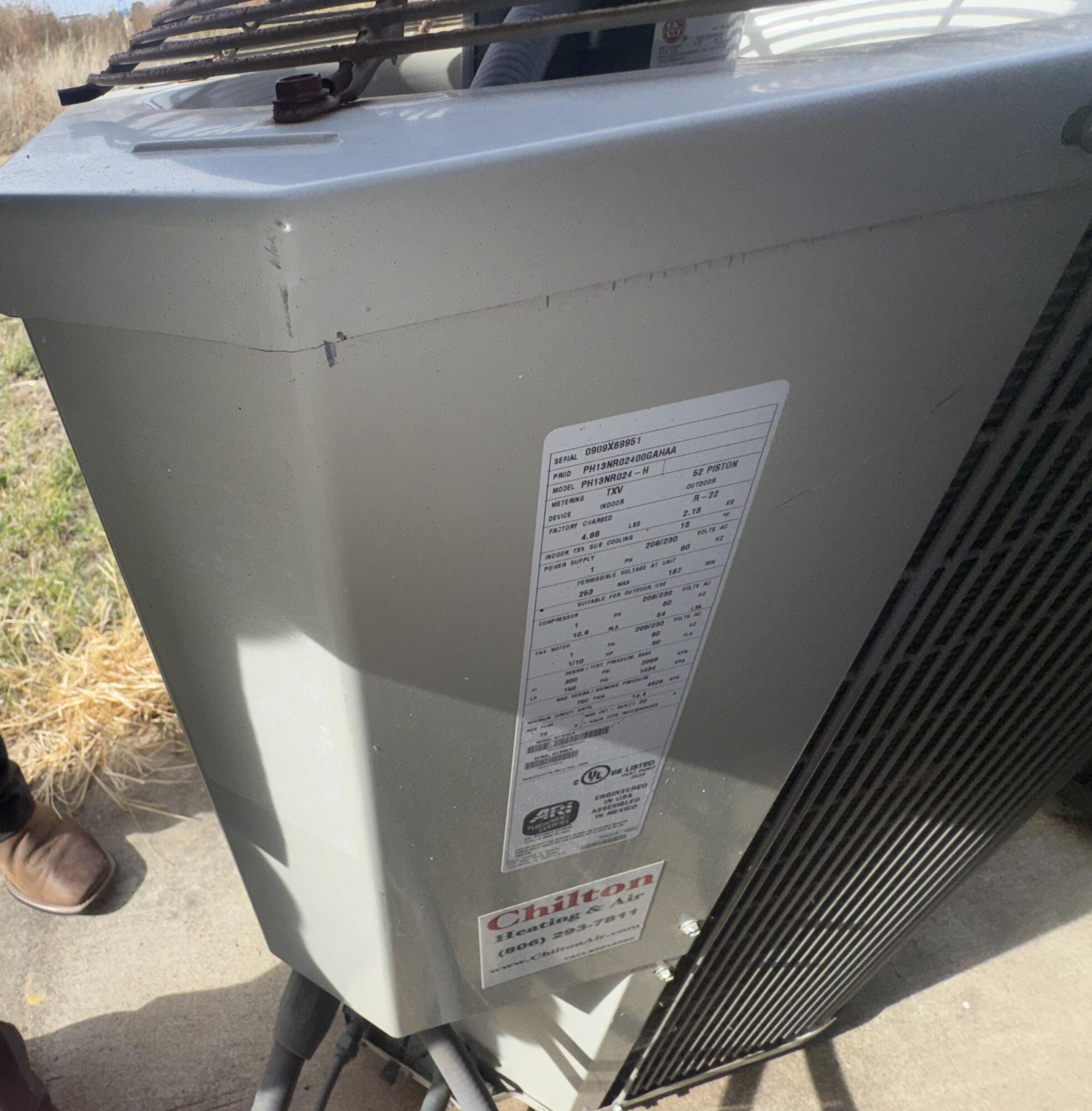 105 Pecos Place Plainview, TX 79072 - Photo 11 of 14 a view of entryway