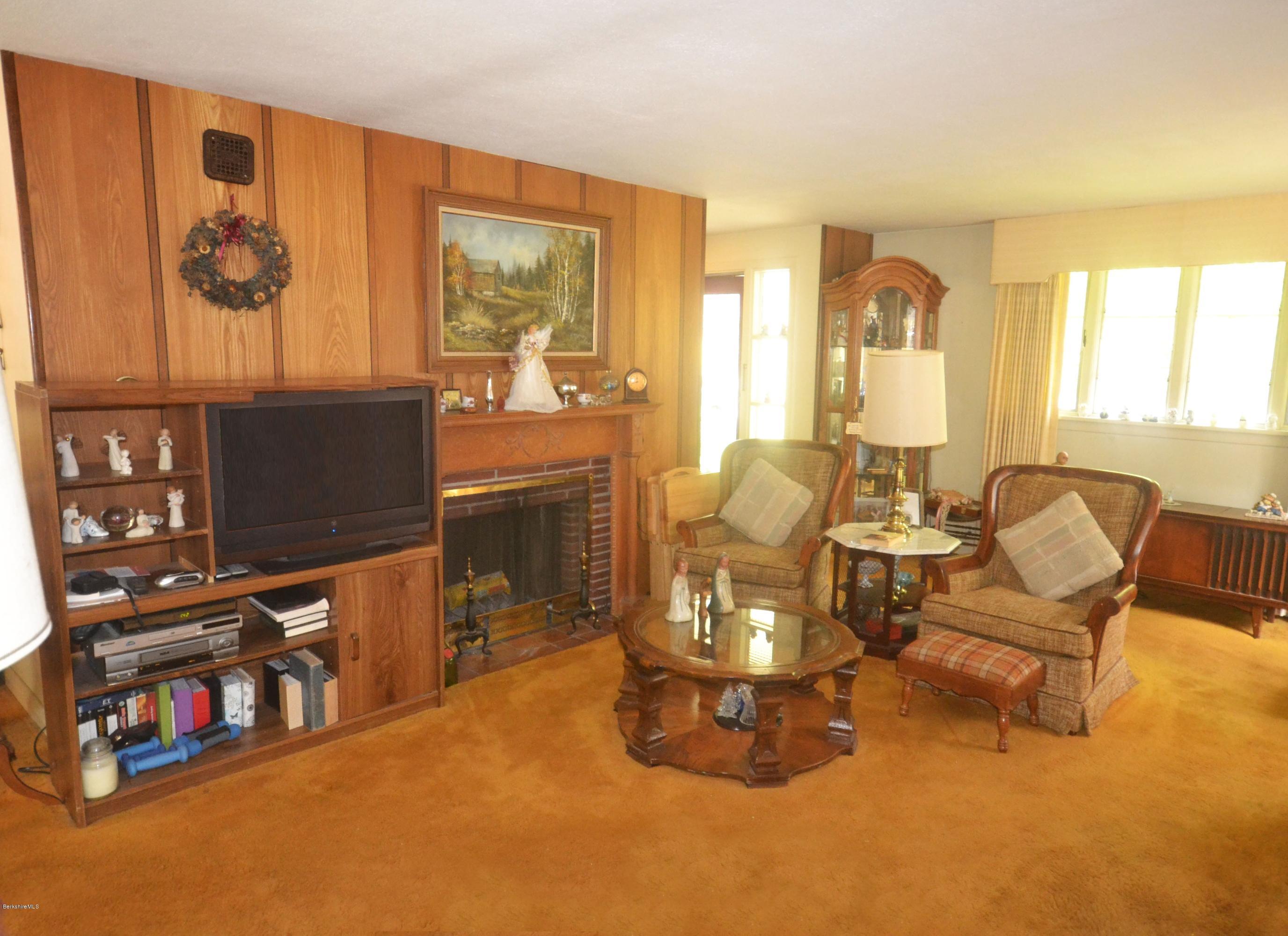 182 East New Lenox Road Pittsfield, MA 01201 - Photo 11 of 19 DSC_04641