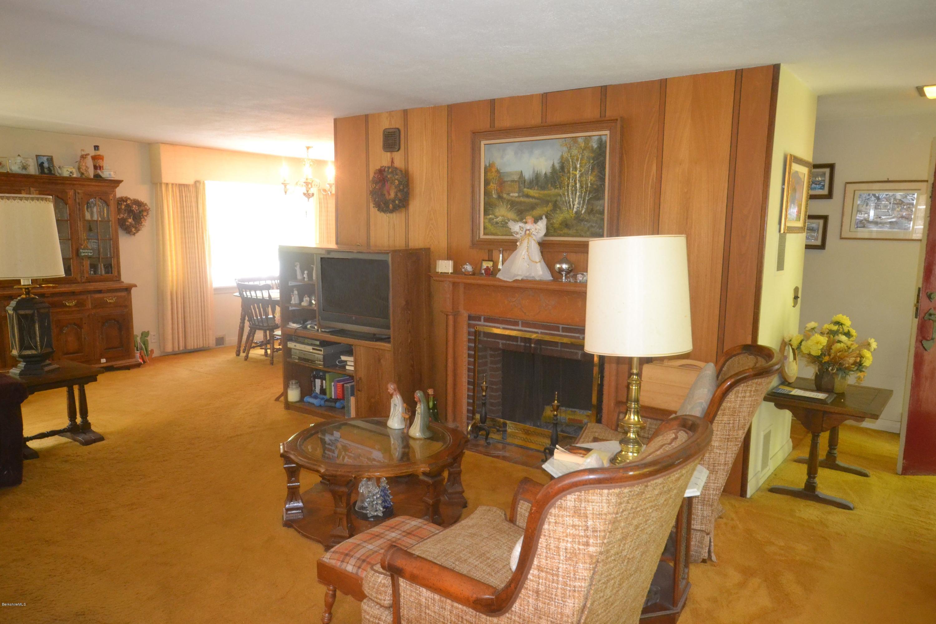 182 East New Lenox Road Pittsfield, MA 01201 - Photo 12 of 19 DSC_04581