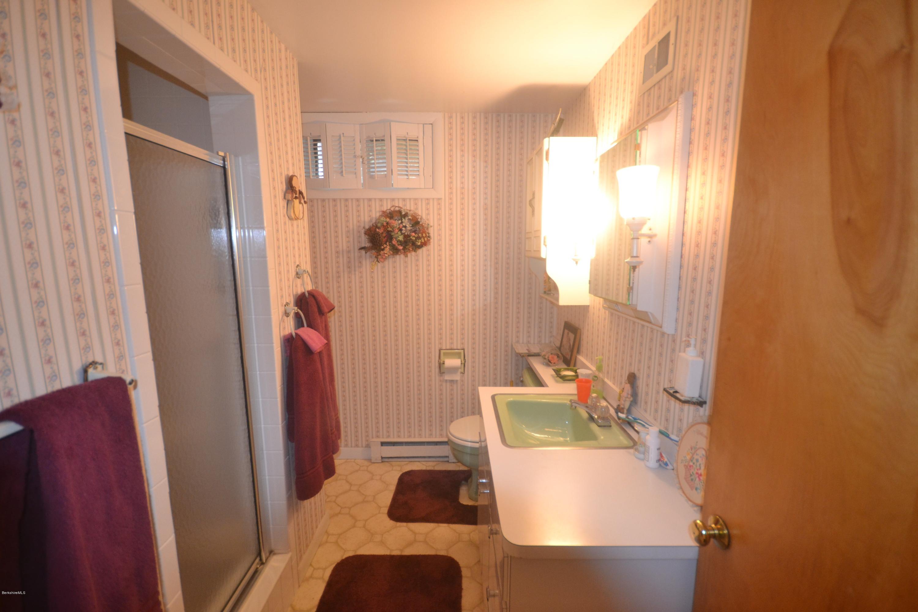 182 East New Lenox Road Pittsfield, MA 01201 - Photo 15 of 19 DSC_0436