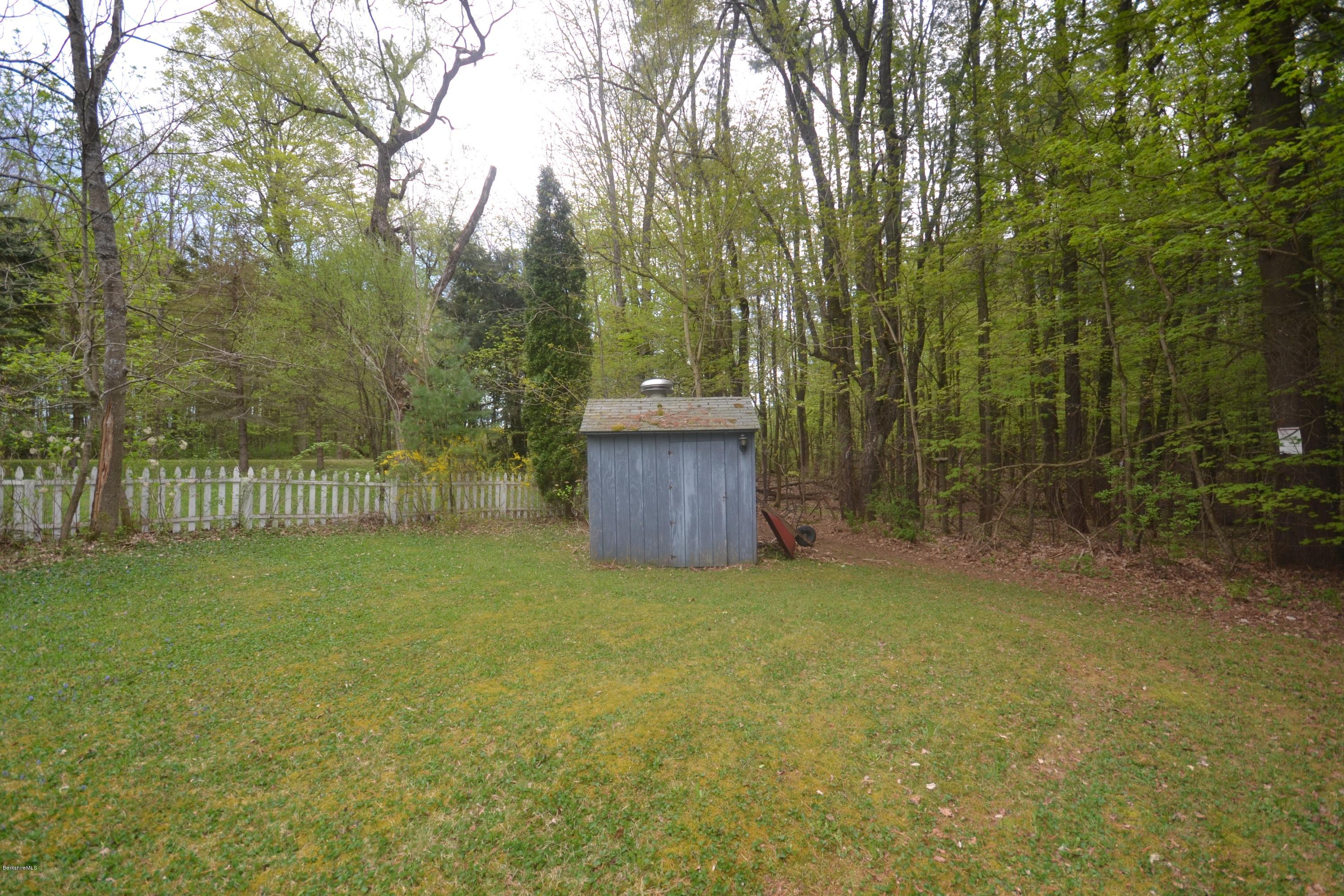 182 East New Lenox Road Pittsfield, MA 01201 - Photo 7 of 19 DSC_0368