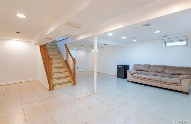 $949,000 | 78-36 271st Street | Floral Park