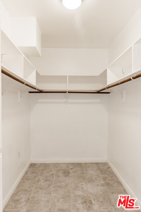 818 6th Street, Unit 102 Santa Monica, CA 90403 - Photo 19 of 29 a view of small space