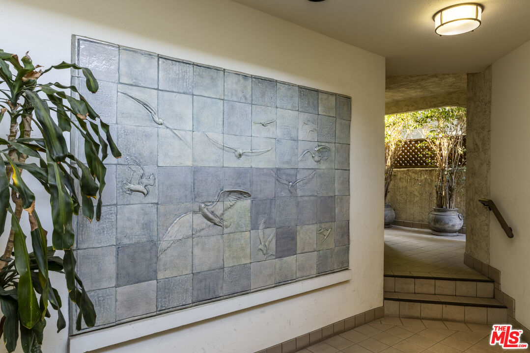 818 6th Street, Unit 102 Santa Monica, CA 90403 - Photo 29 of 29 a bathroom with a shower