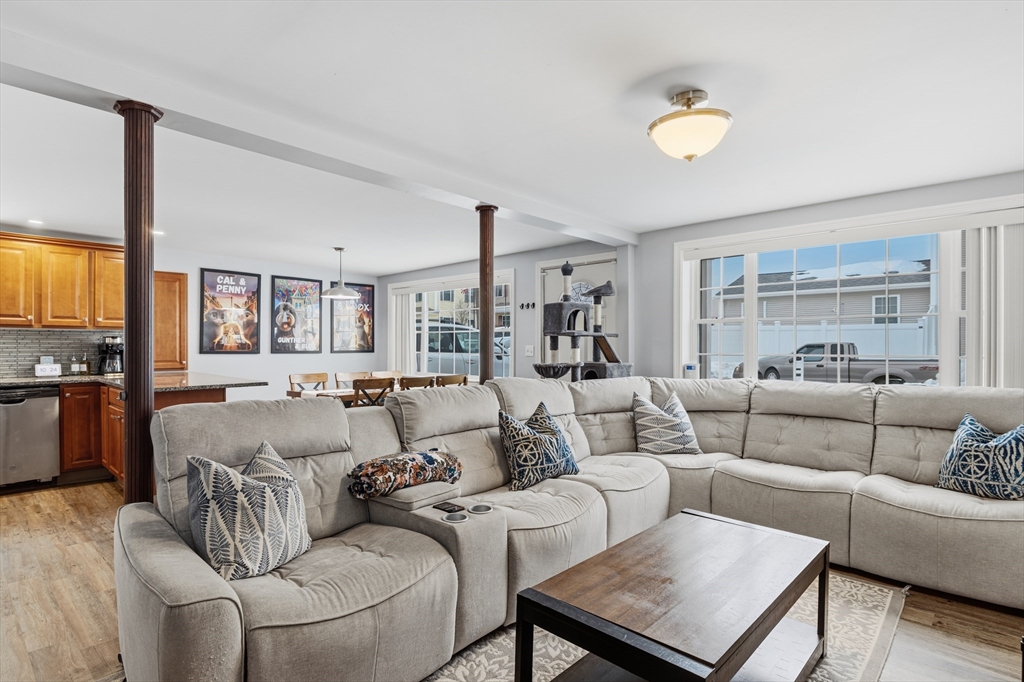 10 Aberdeen Street Fall River, MA 02721 - Photo 16 of 35