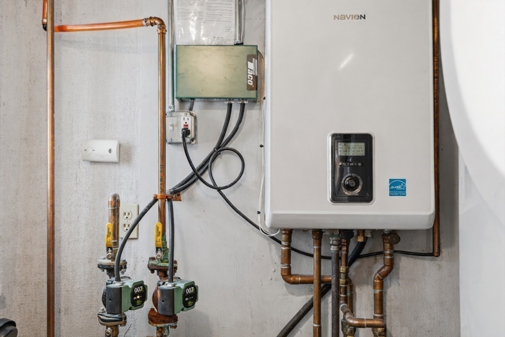 10 Aberdeen Street Fall River, MA 02721 - Photo 31 of 35