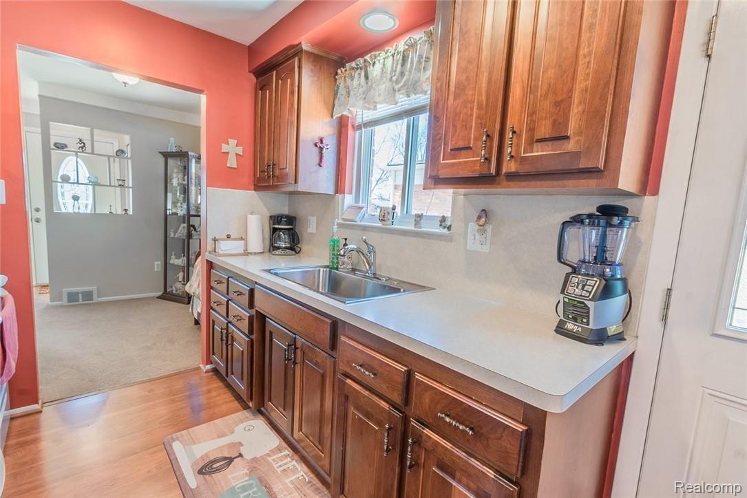 17835 Rainbow Road Fraser, MI 48026 - Photo 6 of 20 DSC01048-HDR.jpg