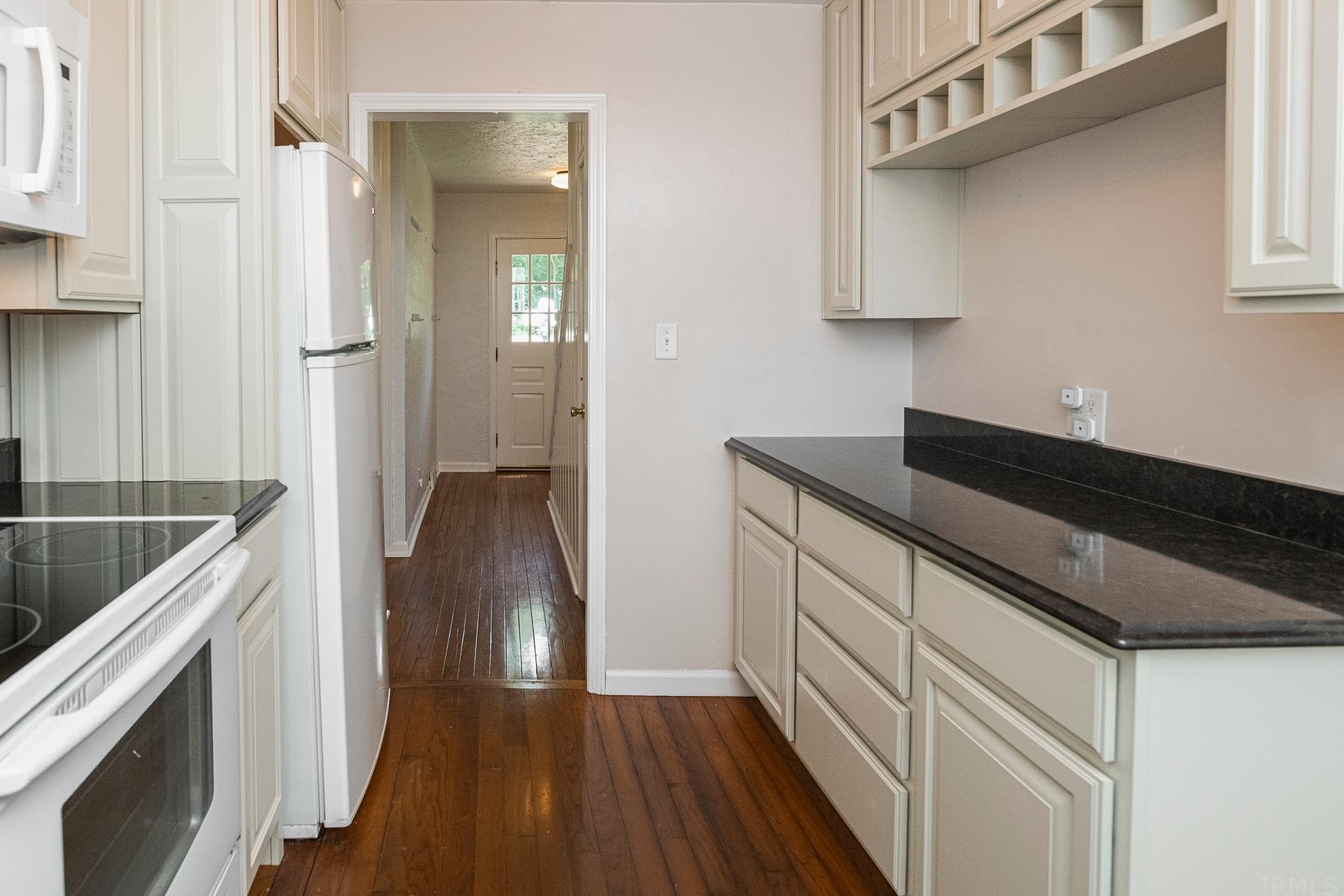 367 North Hartstrait Road Bloomington, IN 47404 - Photo 8 of 34