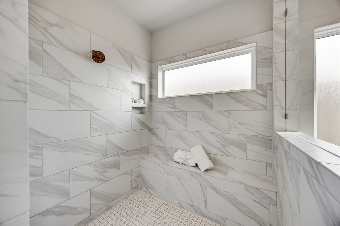 200 Grn Knl Lane Georgetown, TX 78628 - Photo 19 of 32 a bathroom with a shower