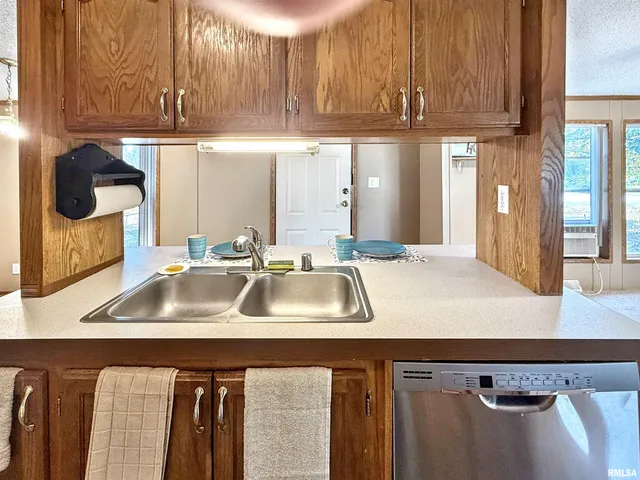 $75,000 | 200 Madison Street, Carterville, IL 62918