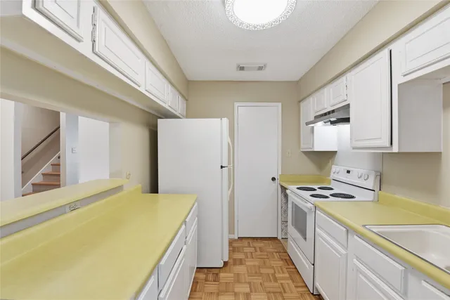 $1,395 | 7700 Creekbend Drive, Unit 75, Houston, TX 77071