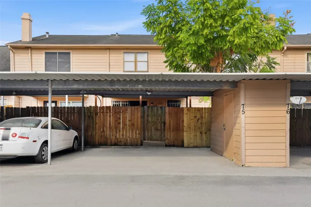$1,395 | 7700 Creekbend Drive, Unit 75, Houston, TX 77071