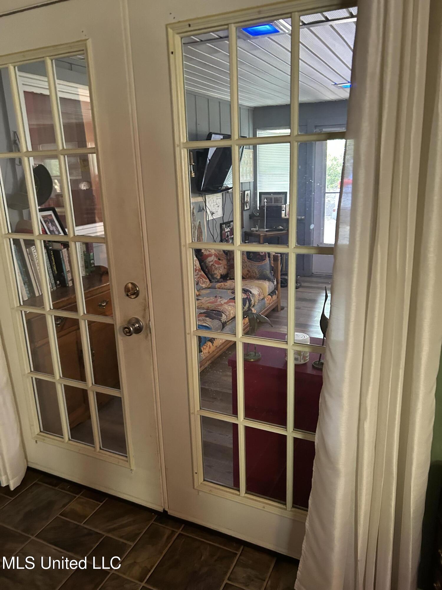 6837 Hilo Street Diamondhead, MS 39525 - Photo 20 of 35 IMG_4625